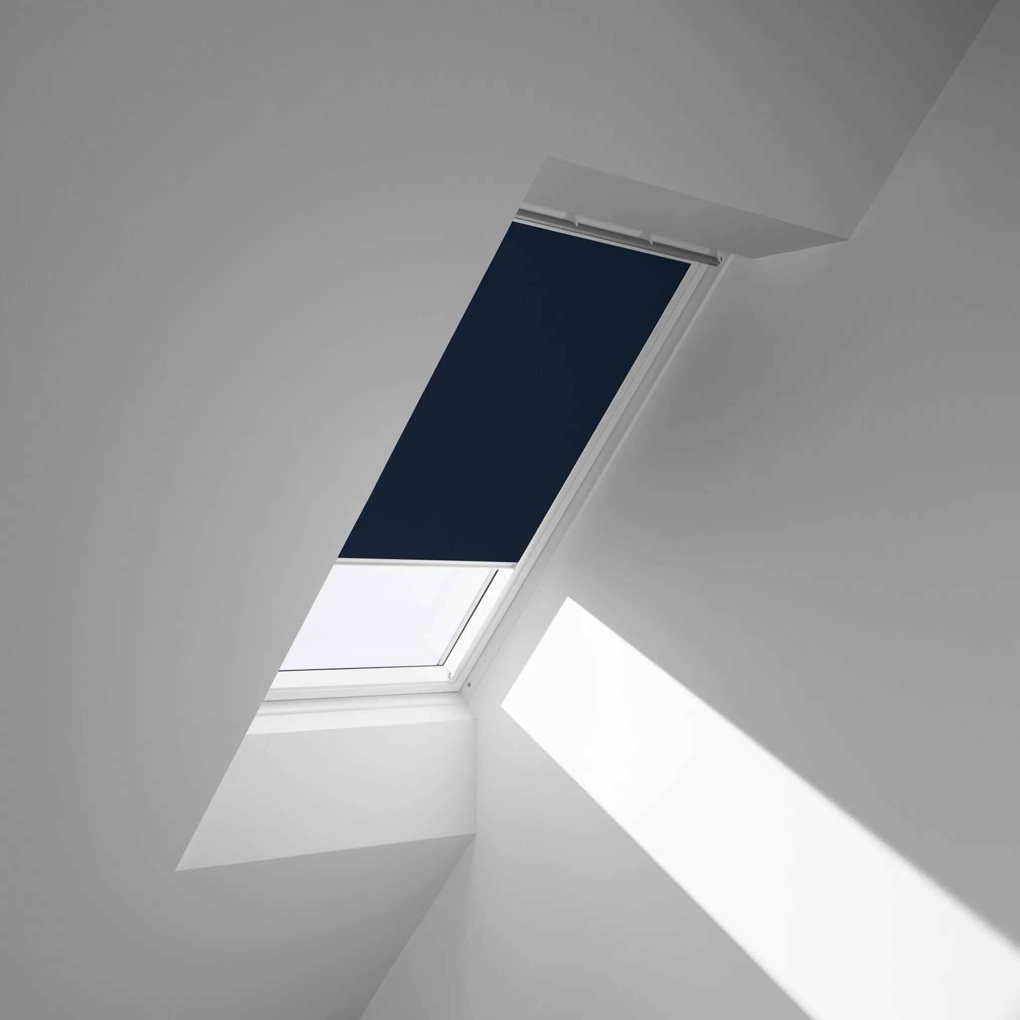 Затемняющие рулонные шторы VELUX «DKL SK08 1100SWL», затемнение, затемнение, без сверления, на направляющих, белые направляющие и ручка, цвет Dunkelblau + weiß
Затемняющие рулонные шторы VELUX «DKL SK08 1100SWL», затемнение, затемнение, без сверления, на направляющих, белые направляющие и ручка, цвет Dunkelblau + weiß