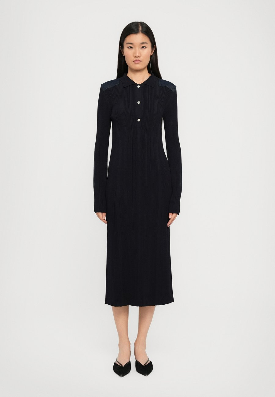 Платье MOSCHINO JEANS DRESS, Multi Blue/Blue
Платье MOSCHINO JEANS DRESS, Multi Blue/Blue