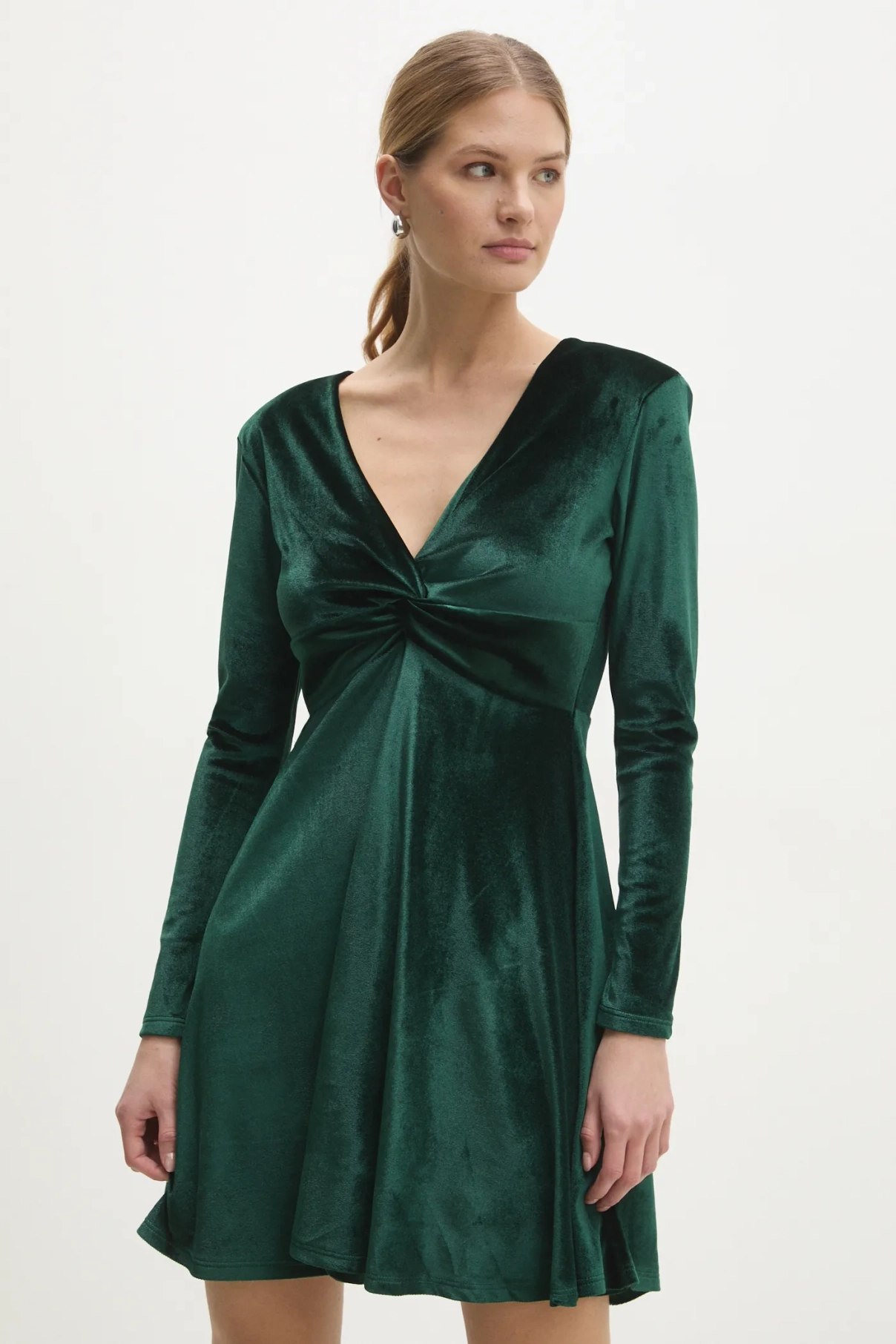 Бархатное платье Answear Lab, зеленый
Бархатное платье Answear Lab, зеленый