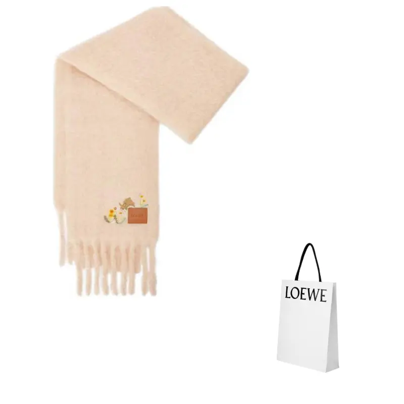 LOEWE Кроличий шарф, Pink
LOEWE Кроличий шарф, Pink