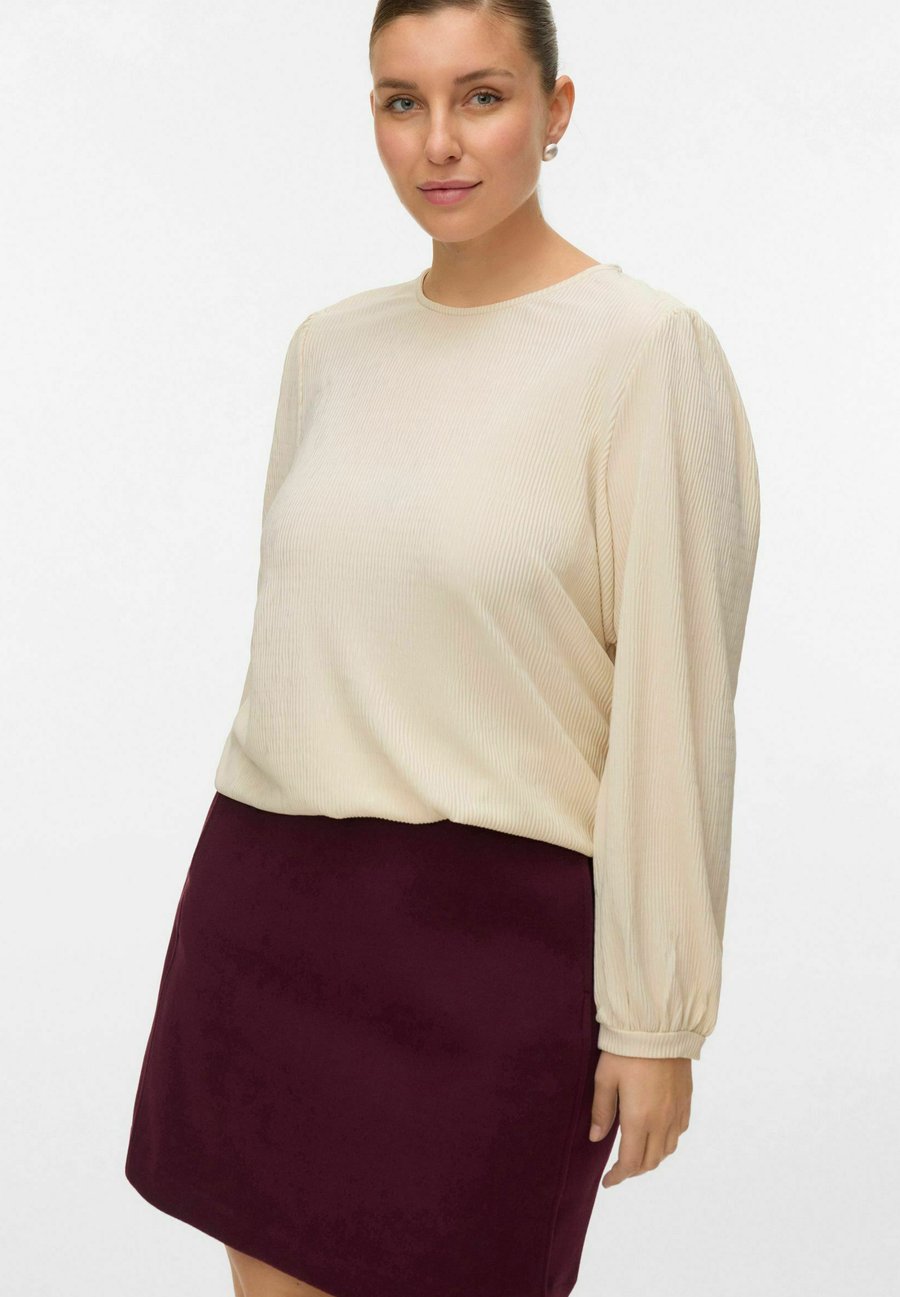Блуза Vero Moda Curve VMCCLARA , Birch/Off-White
Блуза Vero Moda Curve VMCCLARA , Birch/Off-White