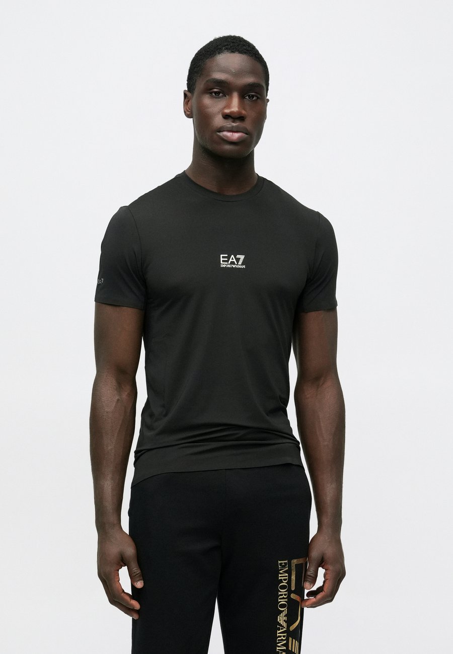 Футболка EA7 Emporio Armani VIGOR TEE, Black, Черный, Футболка EA7 Emporio Armani VIGOR TEE, Black
Футболка EA7 Emporio Armani VIGOR TEE, Black, Черный, Футболка EA7 Emporio Armani VIGOR TEE, Black