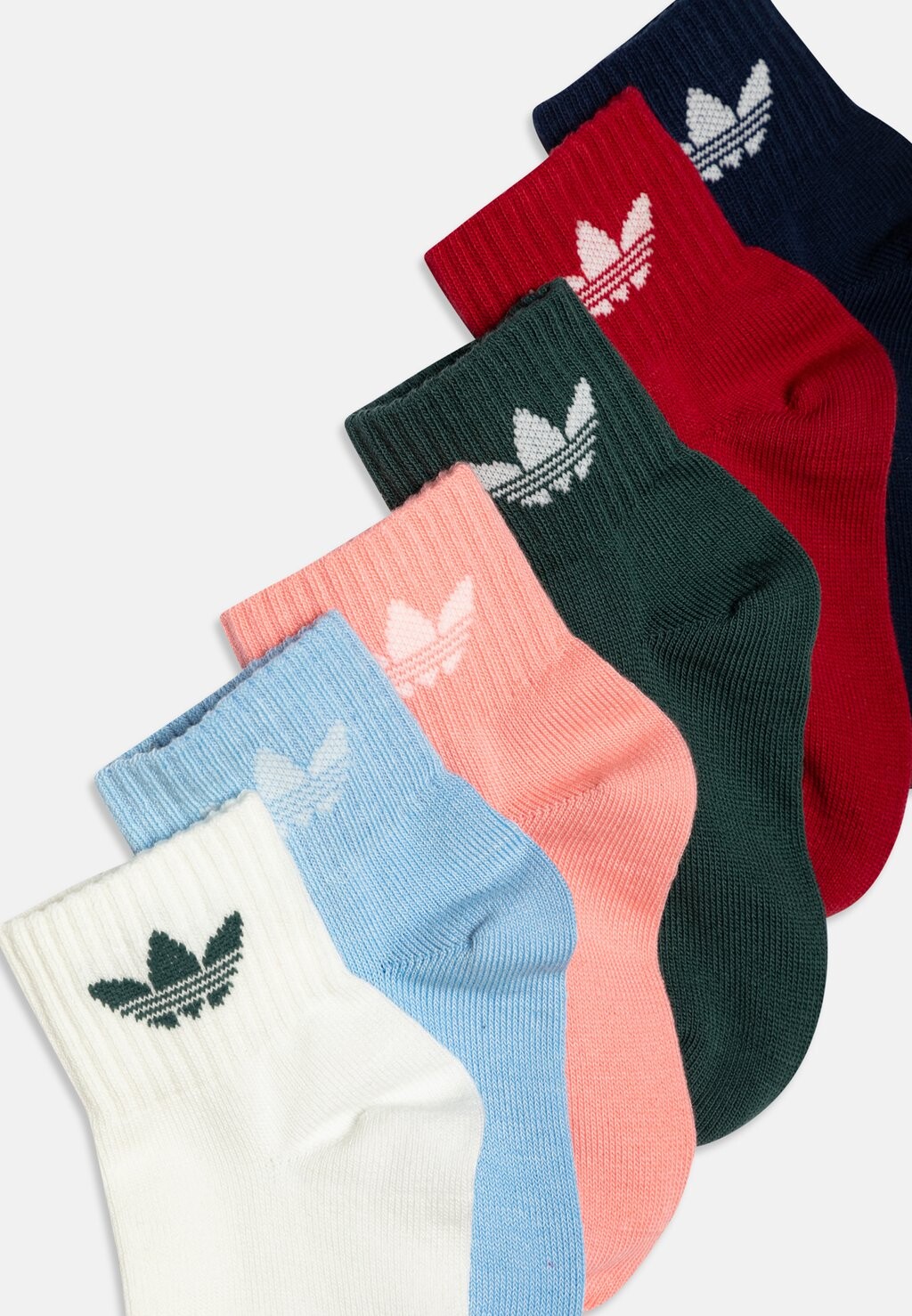 Носки Kids Unisex 6 Pack adidas Originals, чистое небо/ночной индиго/полурозовая искра/командная победа красный
Носки Kids Unisex 6 Pack adidas Originals, чистое небо/ночной индиго/полурозовая искра/командная победа красный