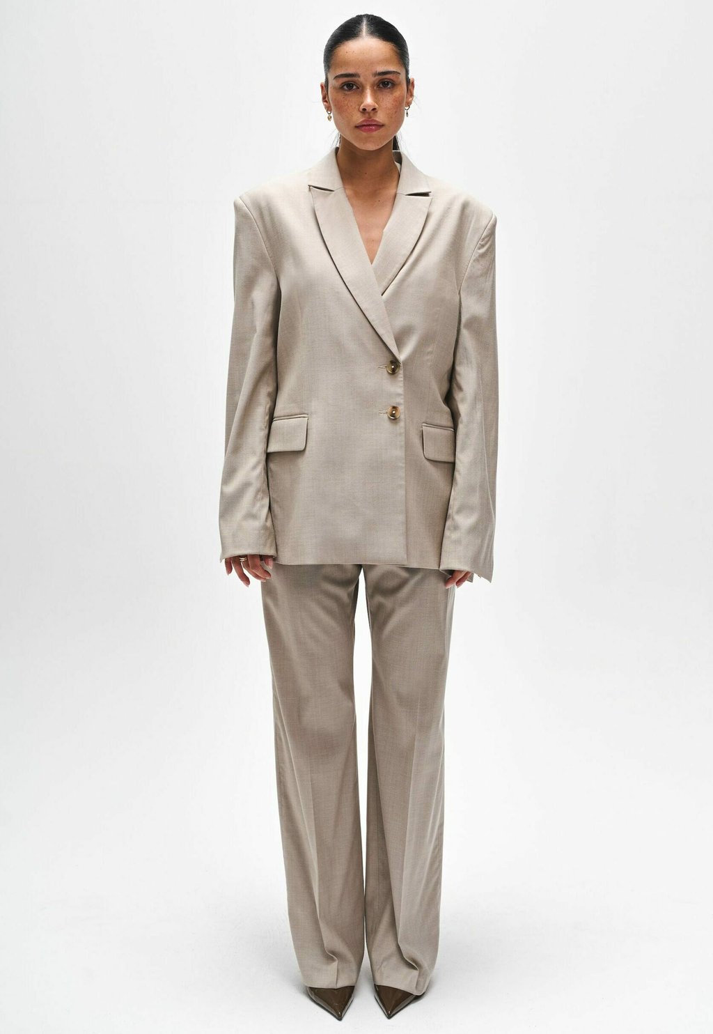 Брюки ELEGANCKIE Benu, бежевый
Брюки ELEGANCKIE Benu, бежевый