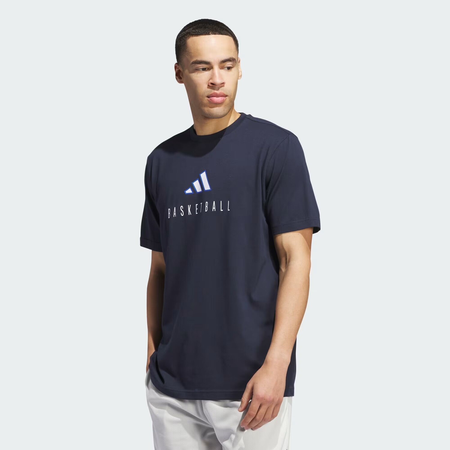 Футболка с логотипом Worldwide Hoops и графическим рисунком Adidas, цвет Legend Ink
Футболка с логотипом Worldwide Hoops и графическим рисунком Adidas, цвет Legend Ink
