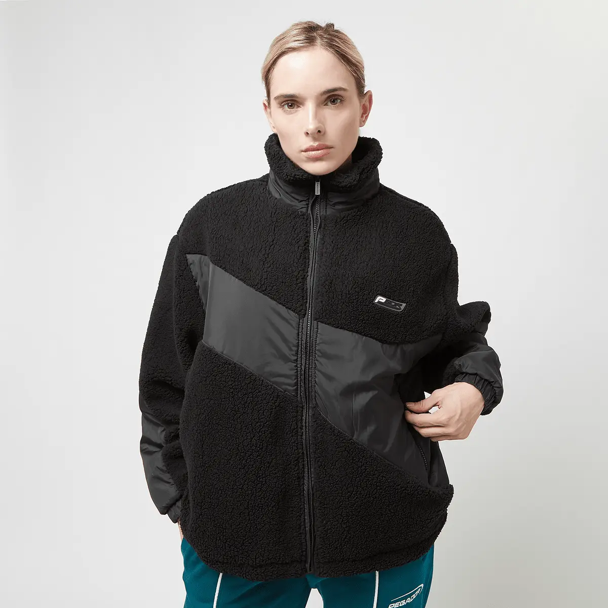 Куртка Pegador Teddy Fabric Mix Jacke, черный
Куртка Pegador Teddy Fabric Mix Jacke, черный