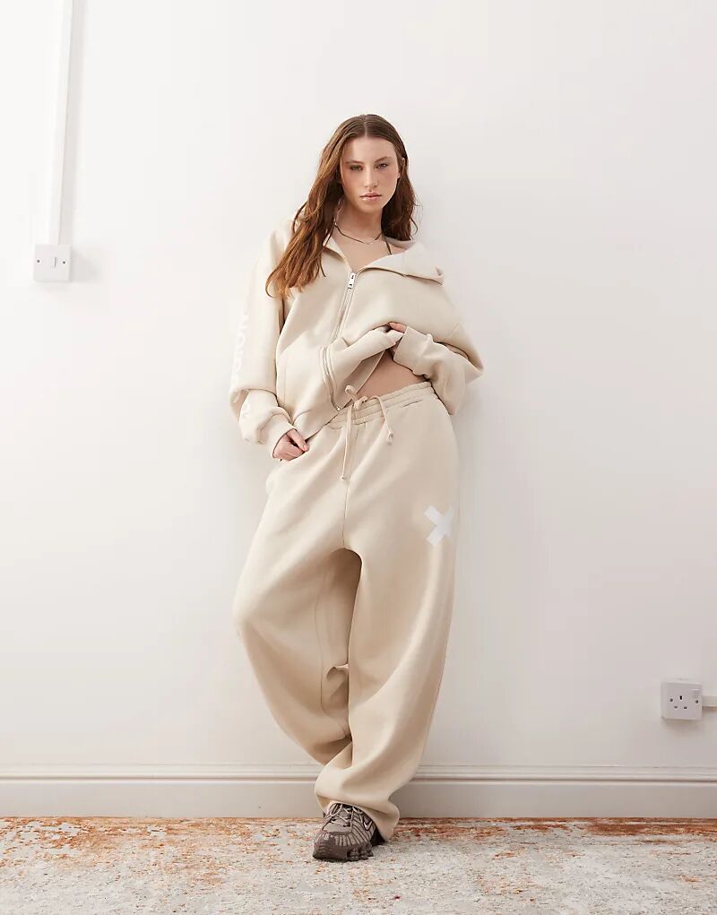 Свободные джоггеры COLLUSION цвета меланж (часть комплекта)
Свободные джоггеры COLLUSION цвета меланж (часть комплекта)