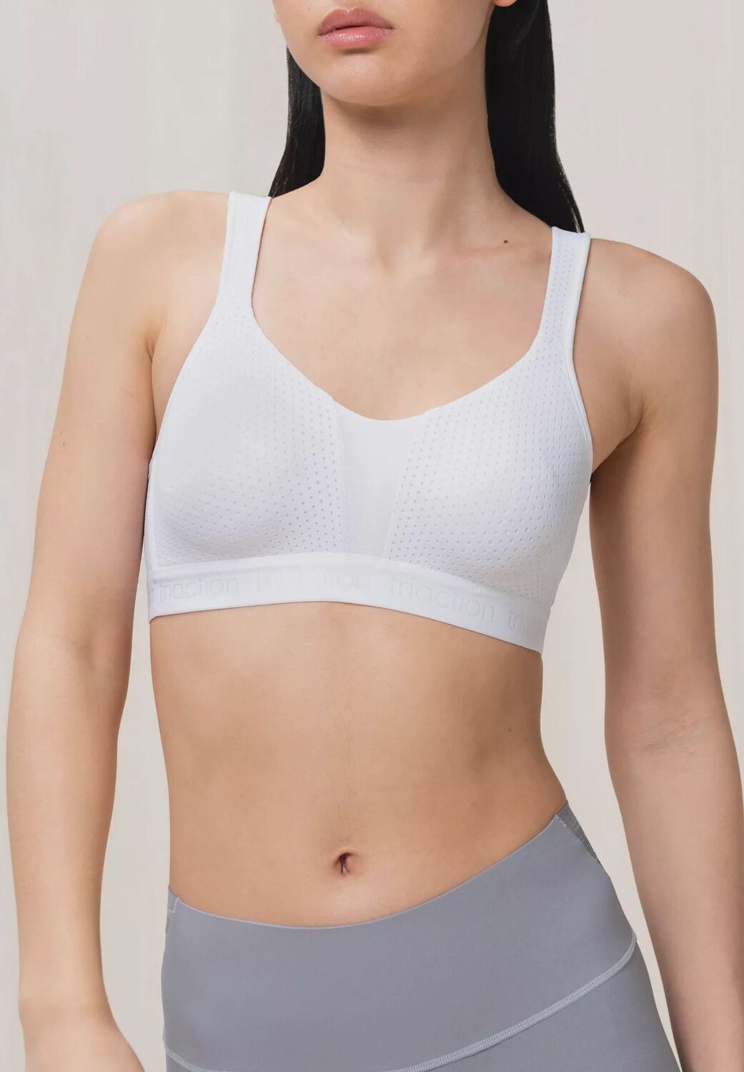 Беспроводной спортивный бюстгальтер для женщин Cardio Triaction Energy Lite с экстремальным контролем отскока triaction BY Triumph, белый
Беспроводной спортивный бюстгальтер для женщин Cardio Triaction Energy Lite с экстремальным контролем отскока triaction BY Triumph, белый