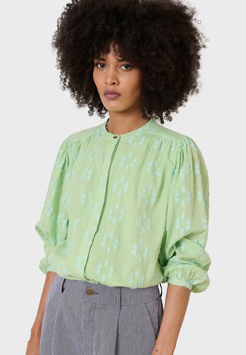 Блуза KETTY Garance Paris, светло-зеленый
Блуза KETTY Garance Paris, светло-зеленый