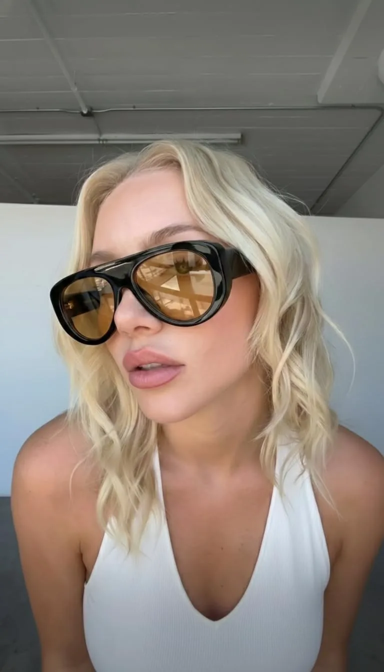 Модные солнцезащитные очки-авиаторы для женщин и мужчин в стиле ретро 90-х, прямоугольные, обтекаемой формы, увеличенного размера AR82372 HERJOUR, C1 Brown/Green
Модные солнцезащитные очки-авиаторы для женщин и мужчин в стиле ретро 90-х, прямоугольные, обтекаемой формы, увеличенного размера AR82372 HERJOUR, C1 Brown/Green