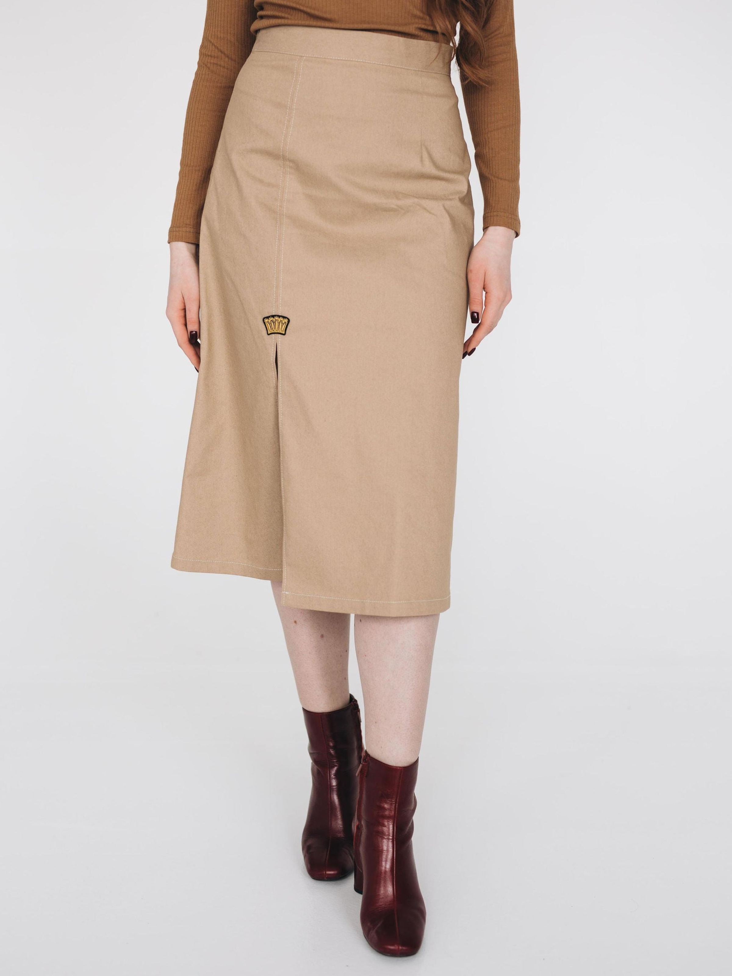 RADADA Юбка 'Royal Charm' в бежевом цвете
RADADA Юбка 'Royal Charm' в бежевом цвете