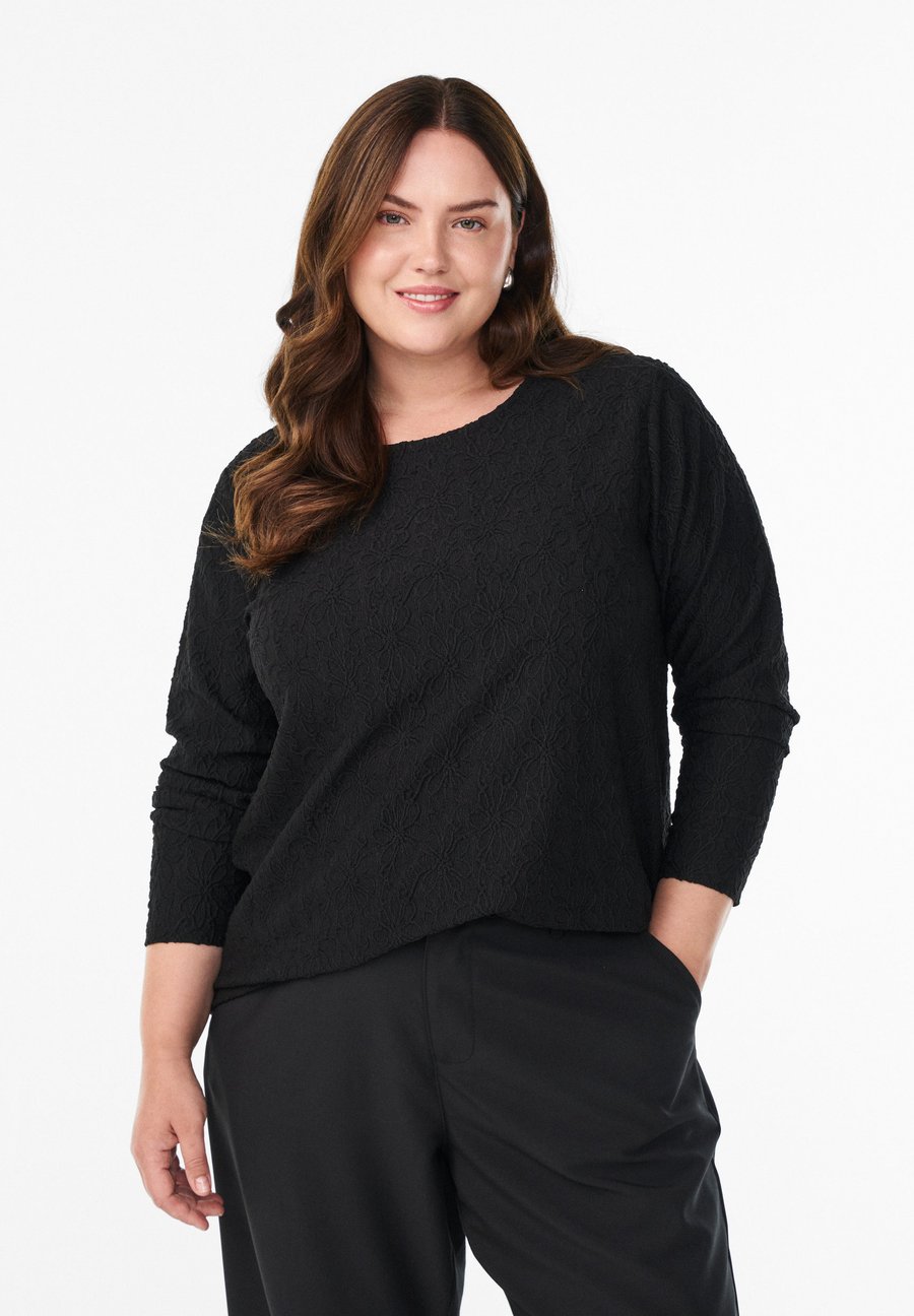 Блуза Zizzi LANGÄRMELIGE MIT GEBLÜMTER STRUKTUR, Black
Блуза Zizzi LANGÄRMELIGE MIT GEBLÜMTER STRUKTUR, Black