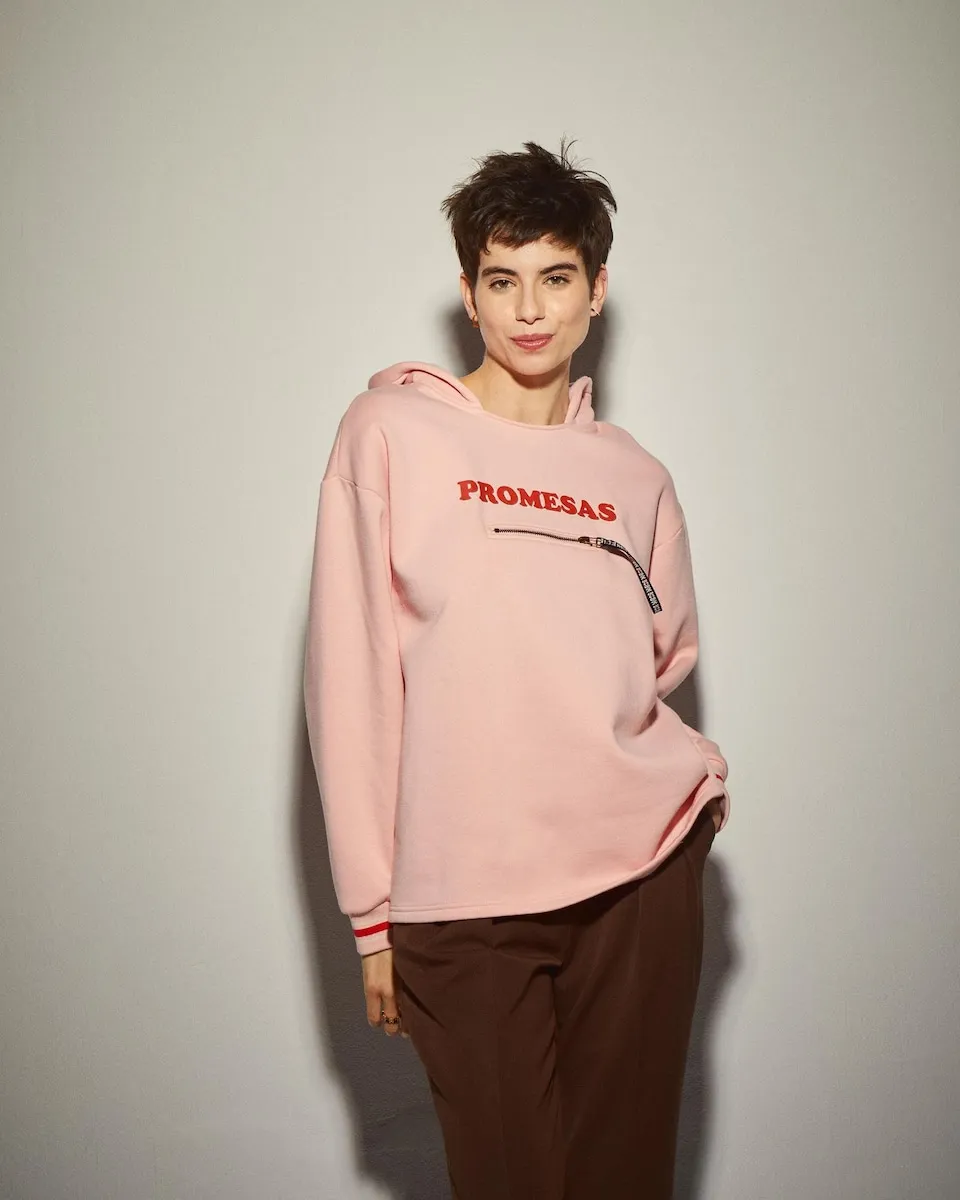 Женская толстовка с капюшоном и деталями спереди Dolores Promesas, розовый
Женская толстовка с капюшоном и деталями спереди Dolores Promesas, розовый