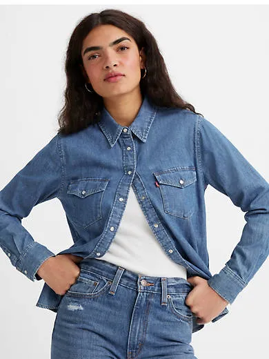Культовая джинсовая рубашка в стиле вестерн Levi's, цвет Going Steady - Medium Wash
Культовая джинсовая рубашка в стиле вестерн Levi's, цвет Going Steady - Medium Wash