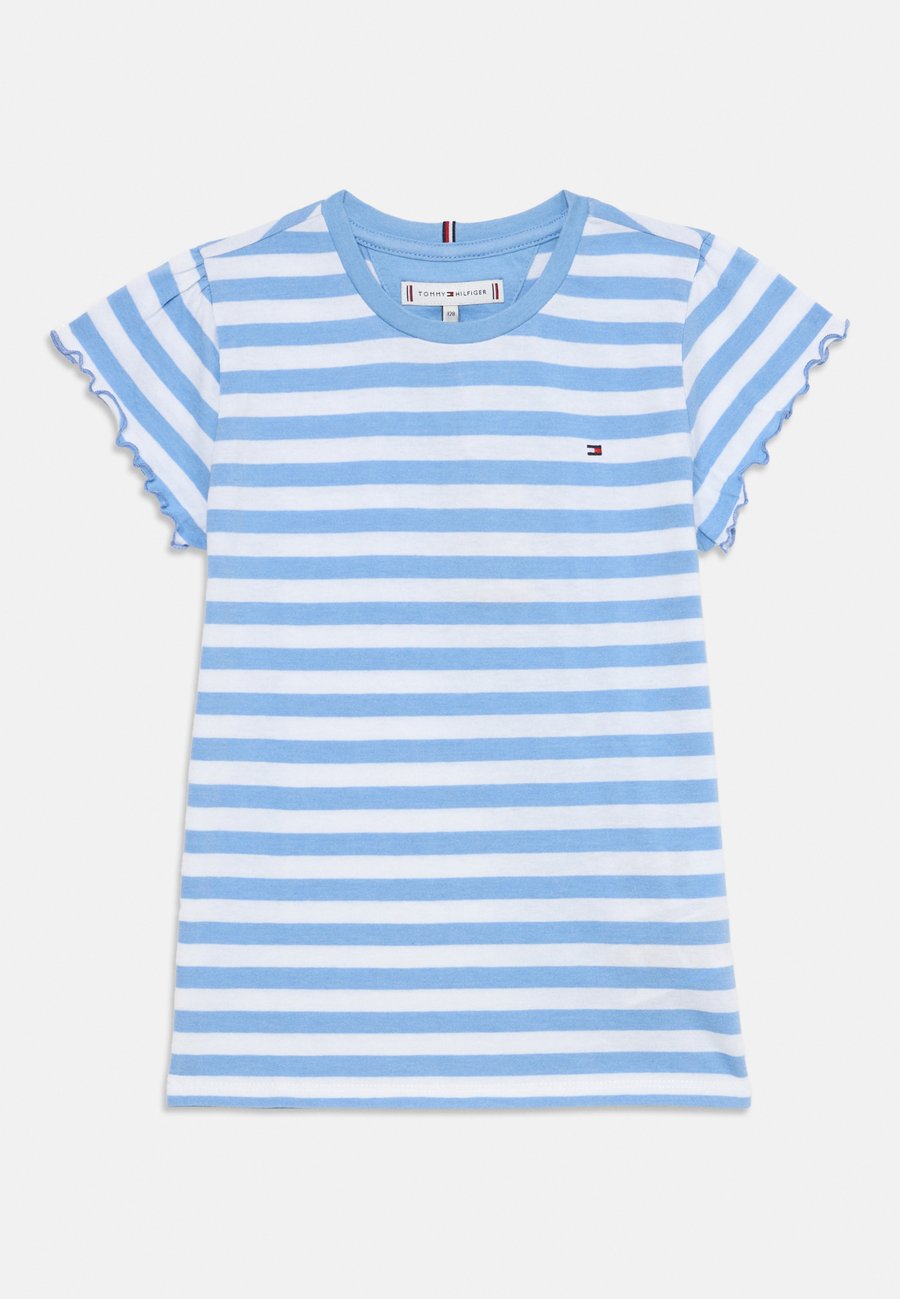 Футболка Tommy Hilfiger ESSENTIAL STRIPE RUFFLE, Cloudy Blue/Light Blue, Синий, Футболка Tommy Hilfiger ESSENTIAL STRIPE RUFFLE, Cloudy Blue/Light Blue
Футболка Tommy Hilfiger ESSENTIAL STRIPE RUFFLE, Cloudy Blue/Light Blue, Синий, Футболка Tommy Hilfiger ESSENTIAL STRIPE RUFFLE, Cloudy Blue/Light Blue