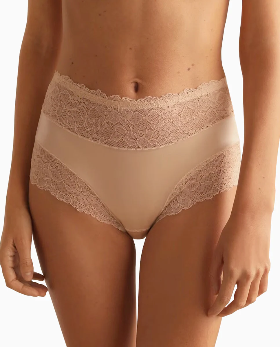 Высокие трусики с кружевными деталями Promise, бежевый
Высокие трусики с кружевными деталями Promise, бежевый
