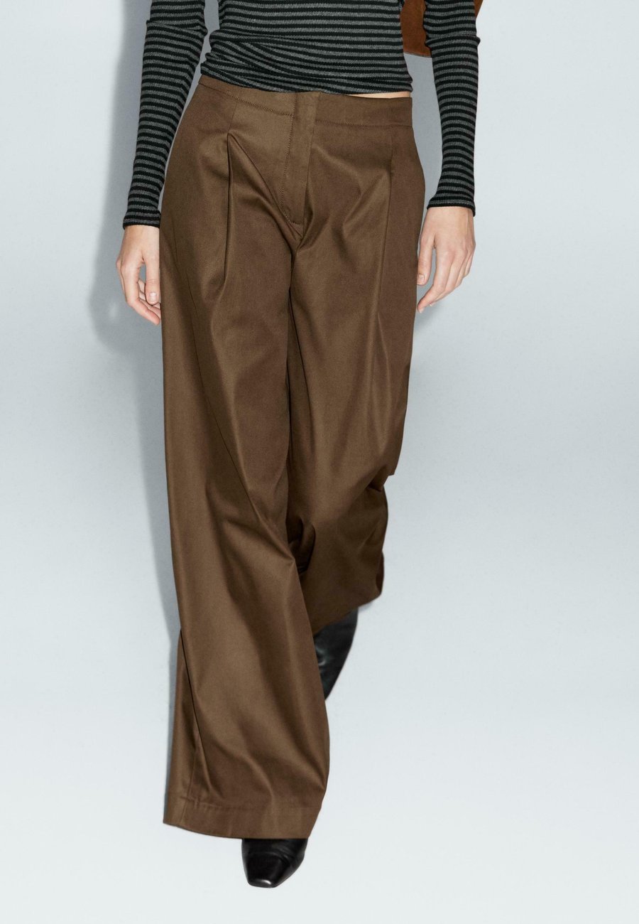 Брюки Massimo Dutti Trousers, Mottled Brown
Брюки Massimo Dutti Trousers, Mottled Brown