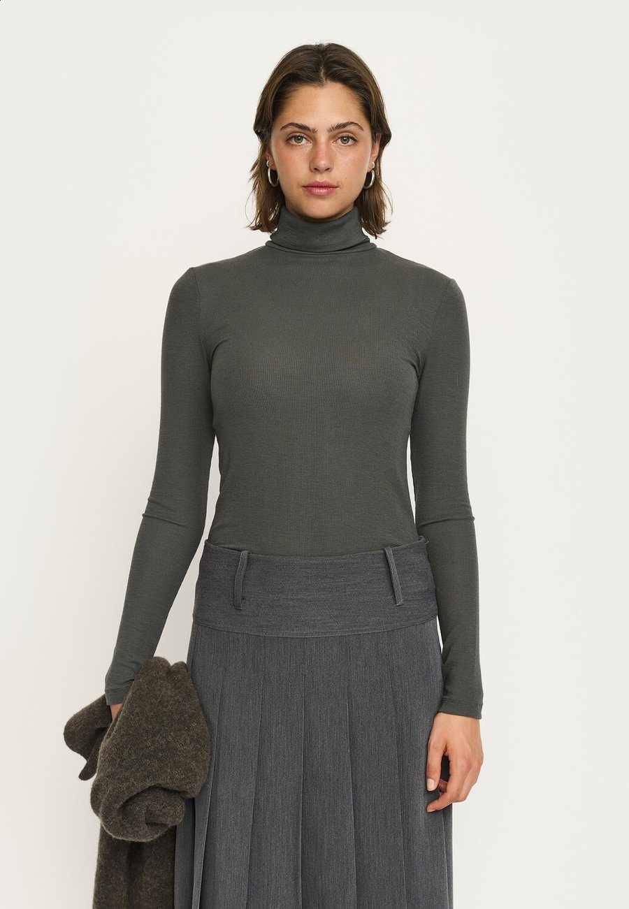 Джемпер Soft Rebels Jumper, Chimera/Green
Джемпер Soft Rebels Jumper, Chimera/Green