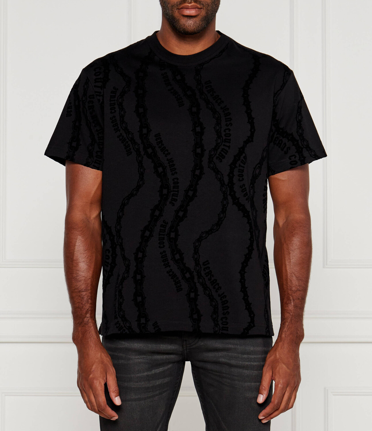 Футболка Versace Jeans Couture Relaxed fit, черный
Футболка Versace Jeans Couture Relaxed fit, черный