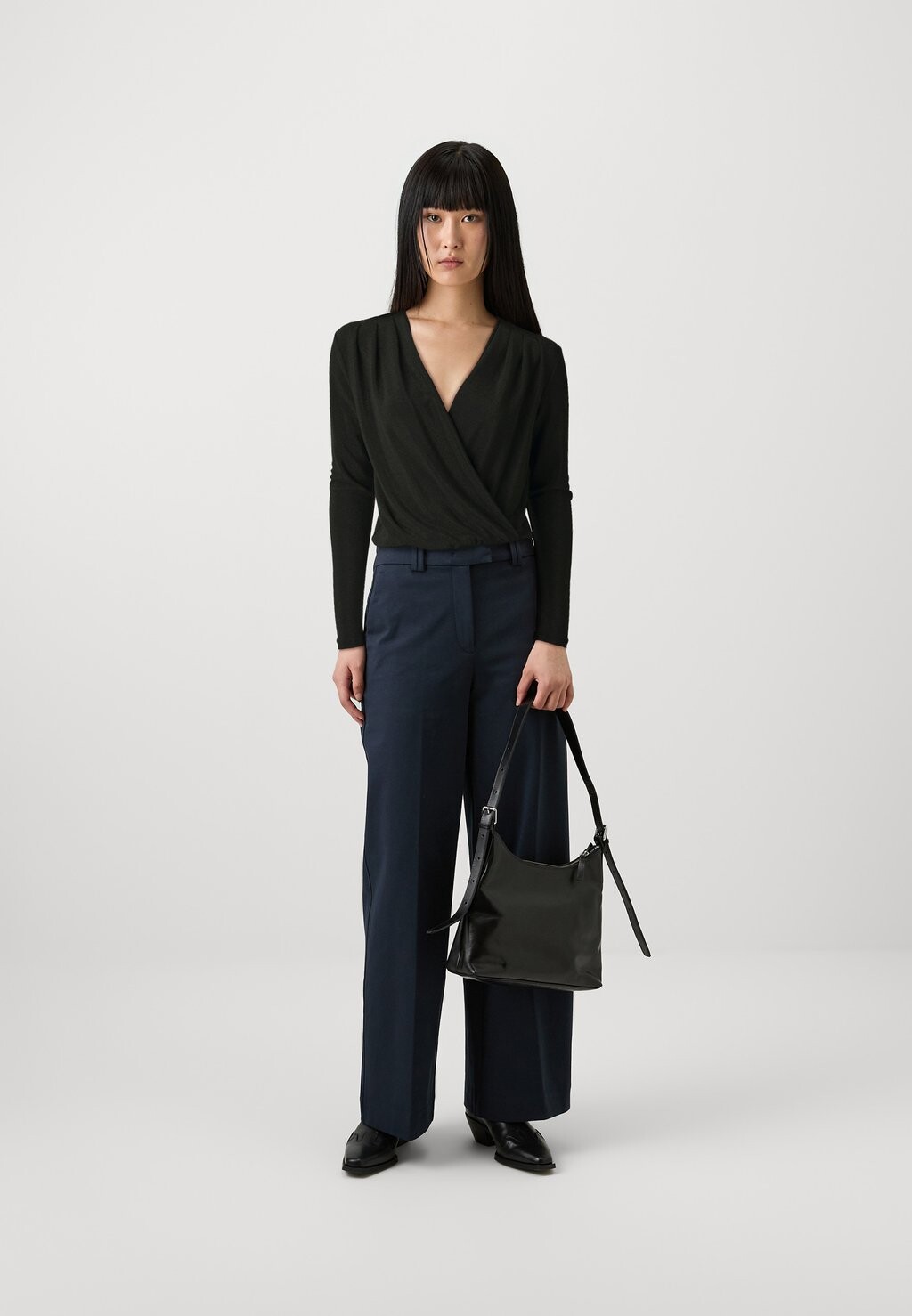 Топ с длинными рукавами CALOGERO Pinko, черный
Топ с длинными рукавами CALOGERO Pinko, черный