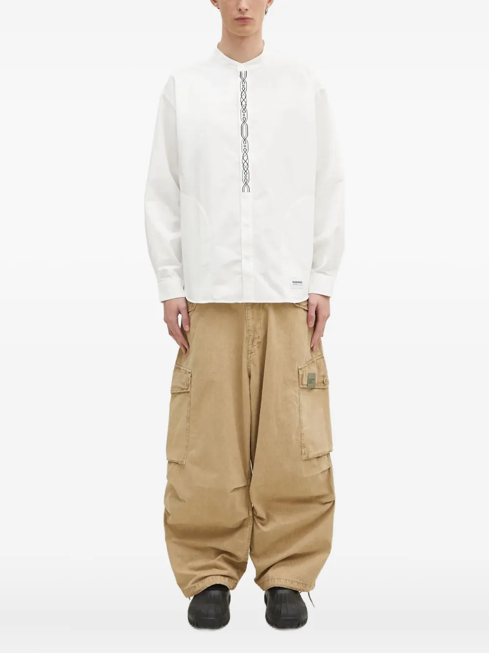 Рубашка с воротником-стойкой и вышитым логотипом Neighborhood, белый
Рубашка с воротником-стойкой и вышитым логотипом Neighborhood, белый