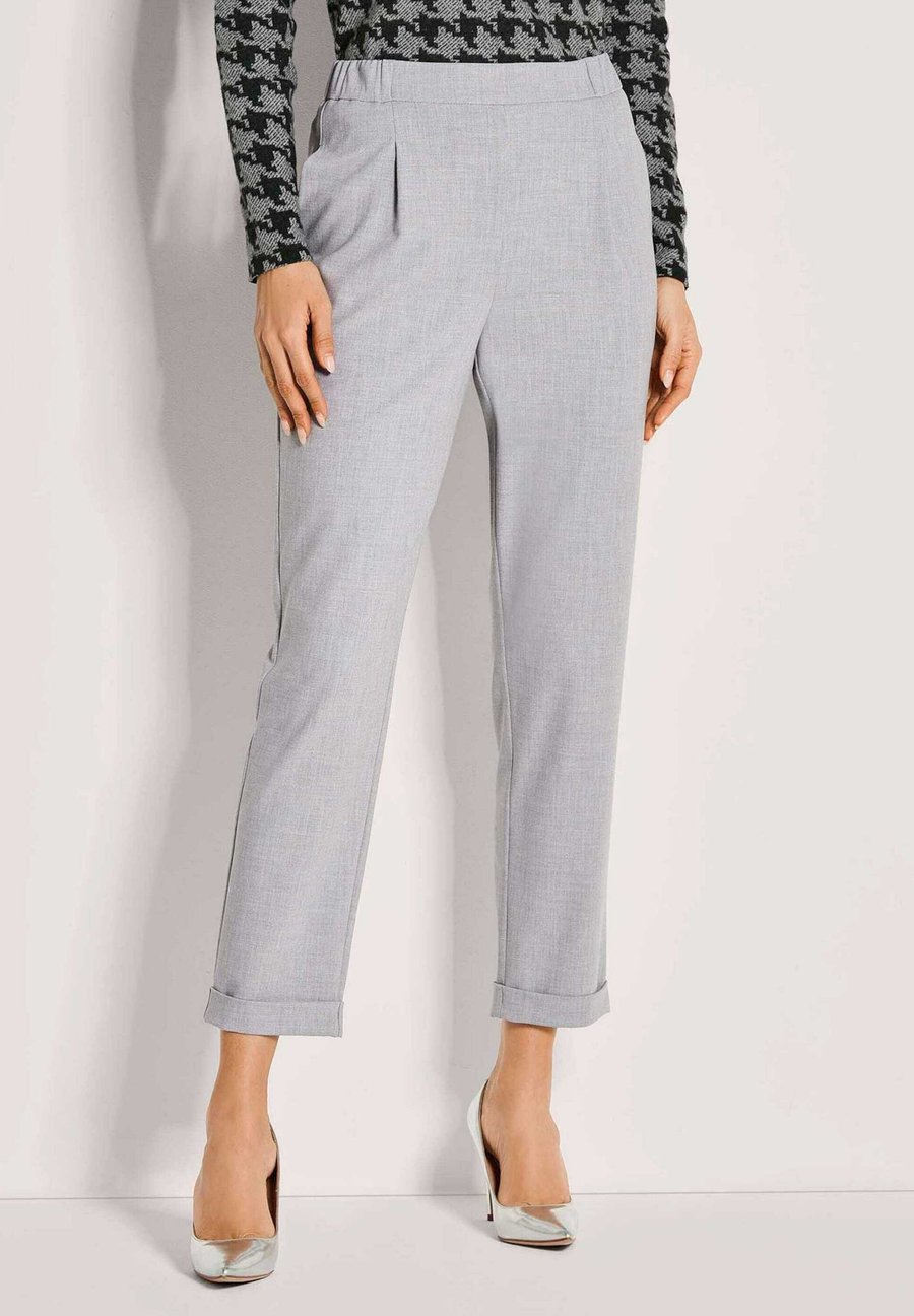Брюки MADELEINE ELASTISCHE BUNDFALTEN 7/8-LÄNGE, Grey Melange/Grey
Брюки MADELEINE ELASTISCHE BUNDFALTEN 7/8-LÄNGE, Grey Melange/Grey
