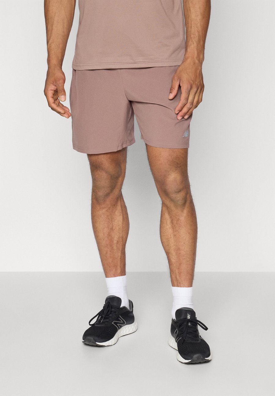 Спортивные шорты New Balance ESSENTIALS , Earth Shadow /Brown
Спортивные шорты New Balance ESSENTIALS , Earth Shadow /Brown
