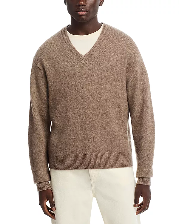 Легкий свитер прямого кроя из смеси кашемира и шелка. Frame, бежевый
Легкий свитер прямого кроя из смеси кашемира и шелка. Frame, бежевый