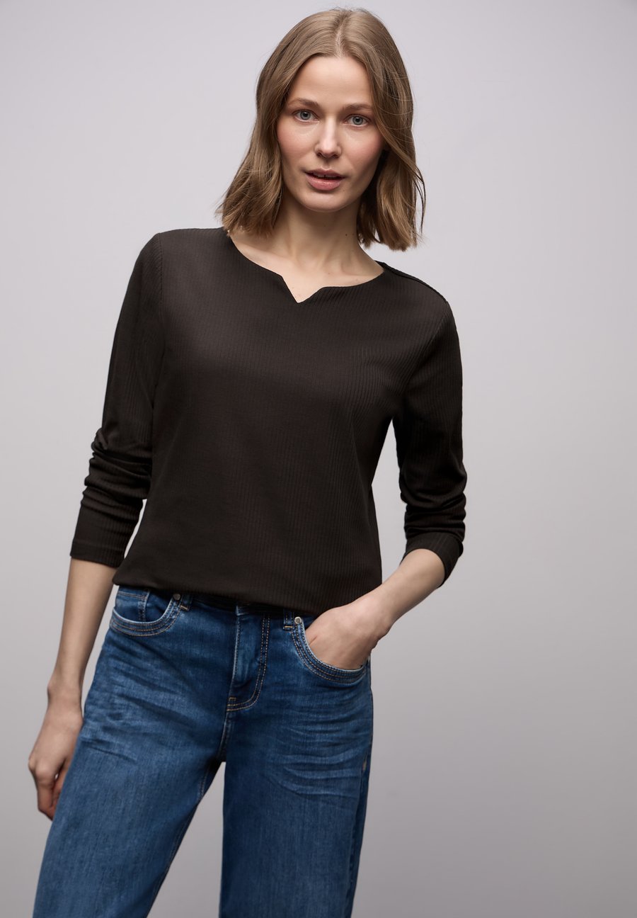 Топ Street One Long sleeved top, Braun/Dark Brown
Топ Street One Long sleeved top, Braun/Dark Brown