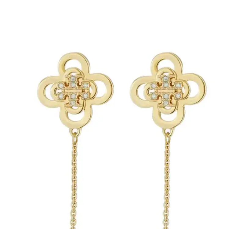Серьги Kira Clover TORY BURCH
Серьги Kira Clover TORY BURCH