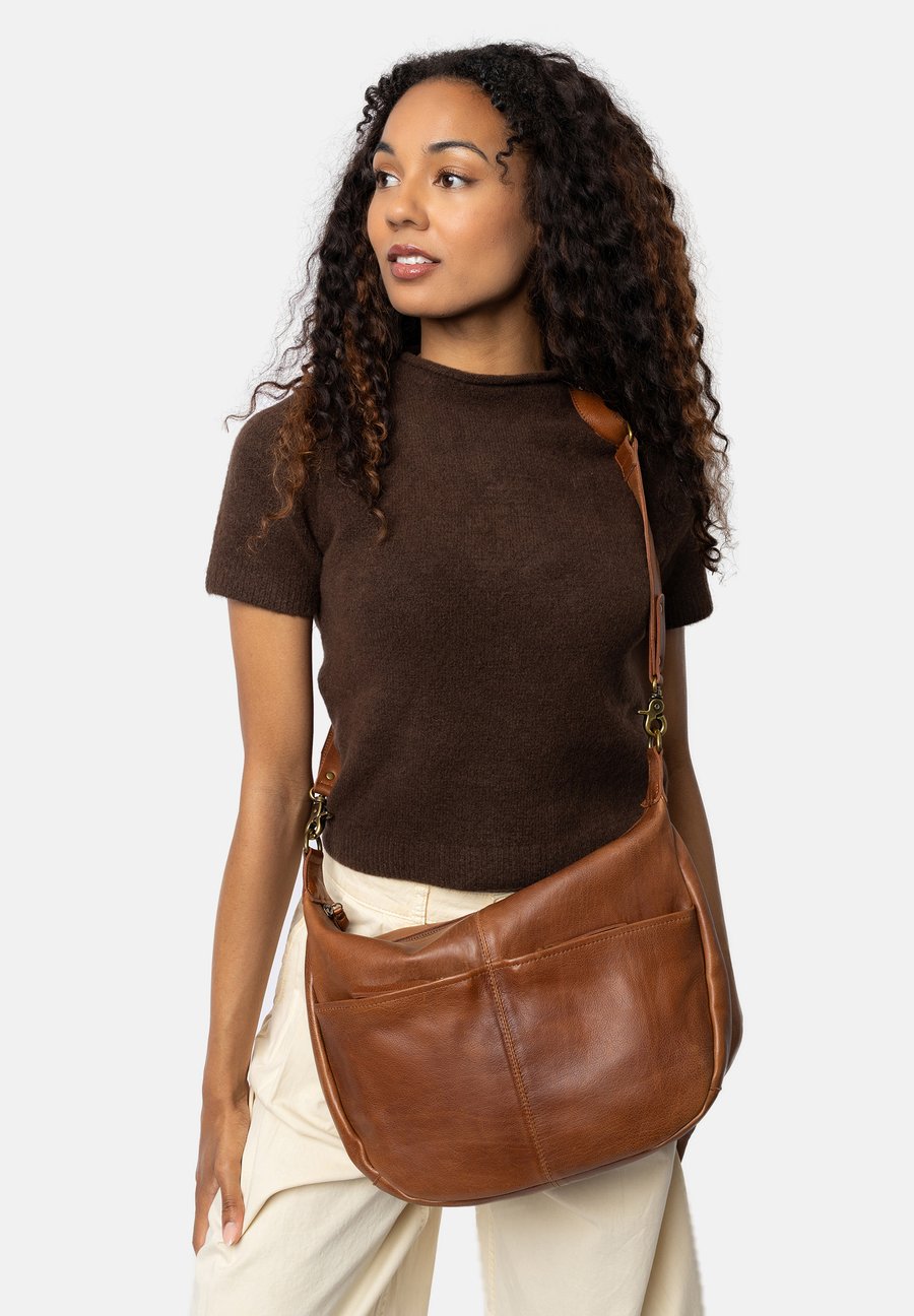 Сумка кросс-боди RE:DESIGNED Cross body bag, Walnut/Dark Brown
Сумка кросс-боди RE:DESIGNED Cross body bag, Walnut/Dark Brown