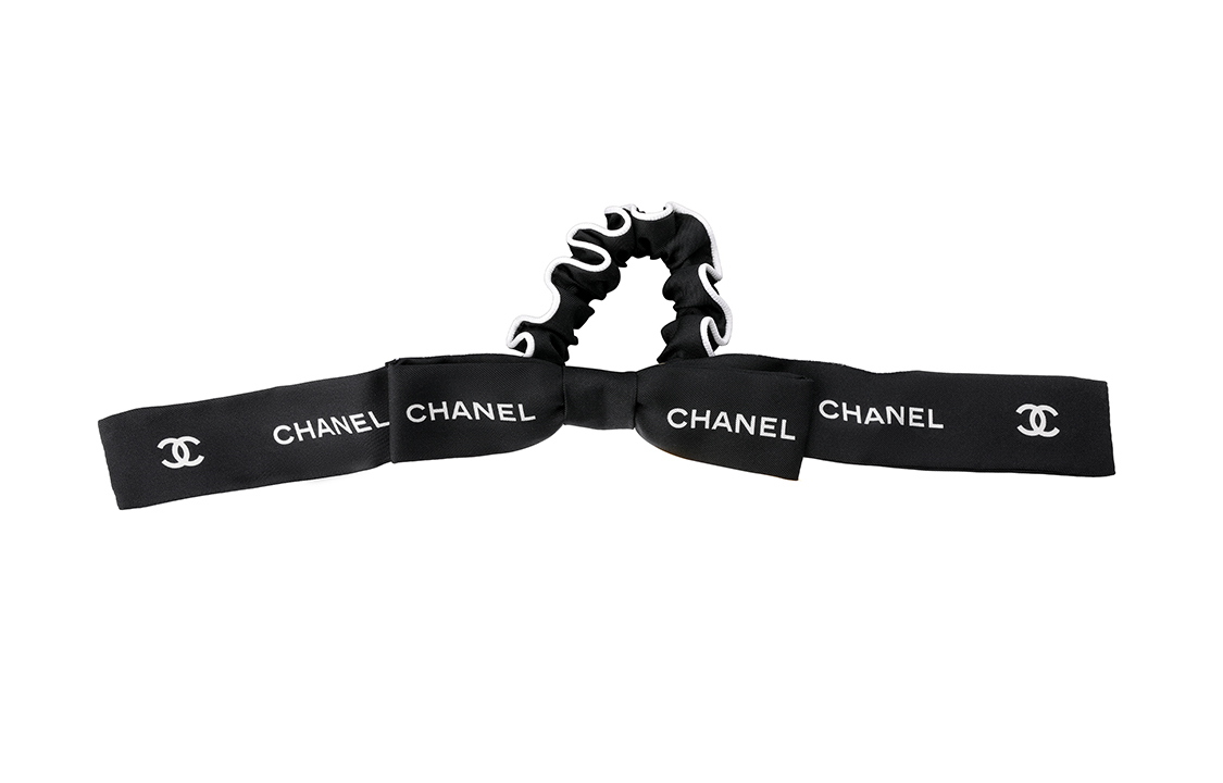 Бант-резинка для волос CHANEL
Бант-резинка для волос CHANEL