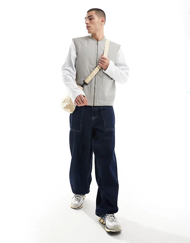 Потертый жилет на молнии Threadbare светло-серого цвета
Потертый жилет на молнии Threadbare светло-серого цвета