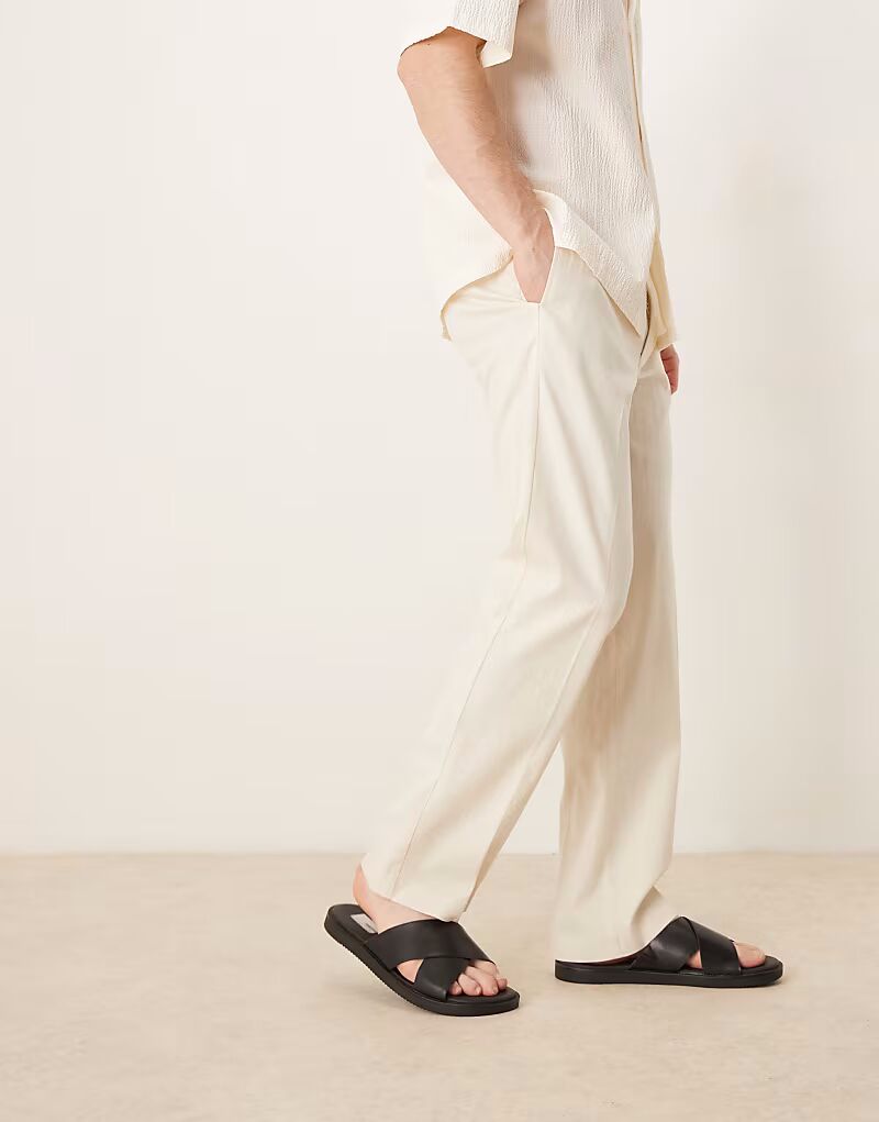 Брюки прямого кроя из льняной смеси ASOS DESIGN белого цвета
Брюки прямого кроя из льняной смеси ASOS DESIGN белого цвета