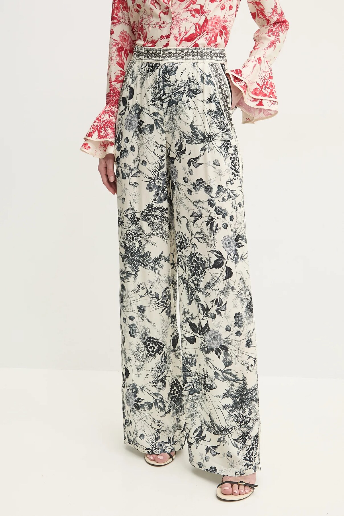 Брюки Simona Corsellini, бежевый
Брюки Simona Corsellini, бежевый