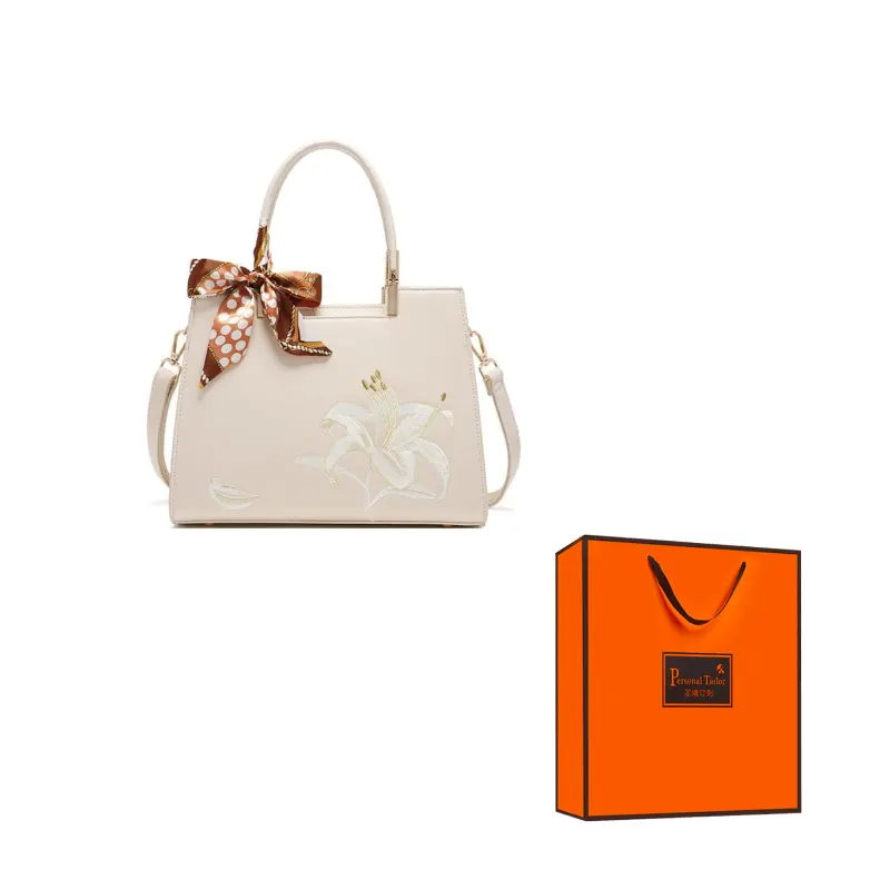 PAYOT Сумка из микрофибровой искусственной кожи женская экрю и коричневая, Ecru
PAYOT Сумка из микрофибровой искусственной кожи женская экрю и коричневая, Ecru