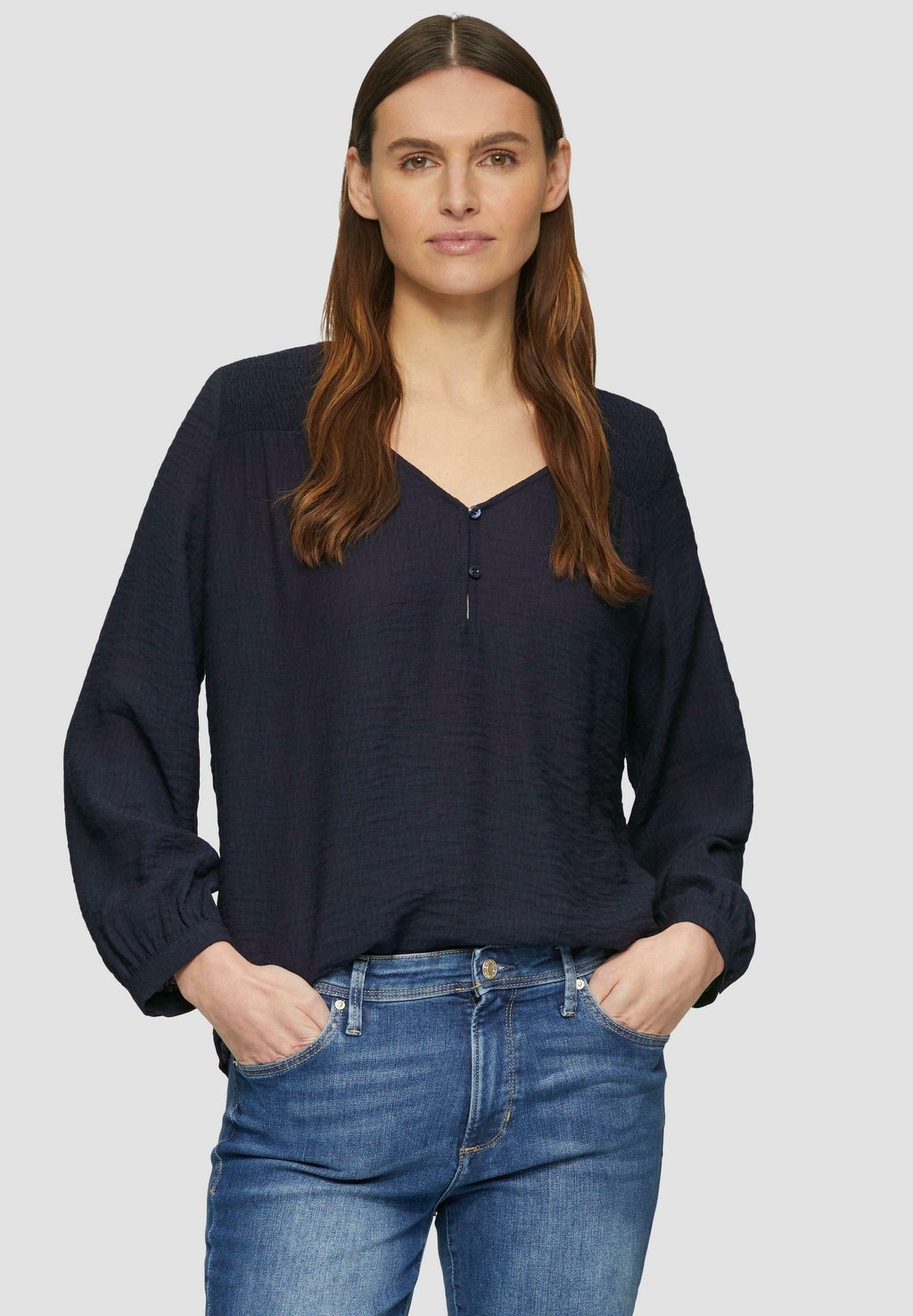 Блуза STRUKTURIERTE MIT V-AUSSCHNITT s.Oliver, черный
Блуза STRUKTURIERTE MIT V-AUSSCHNITT s.Oliver, черный