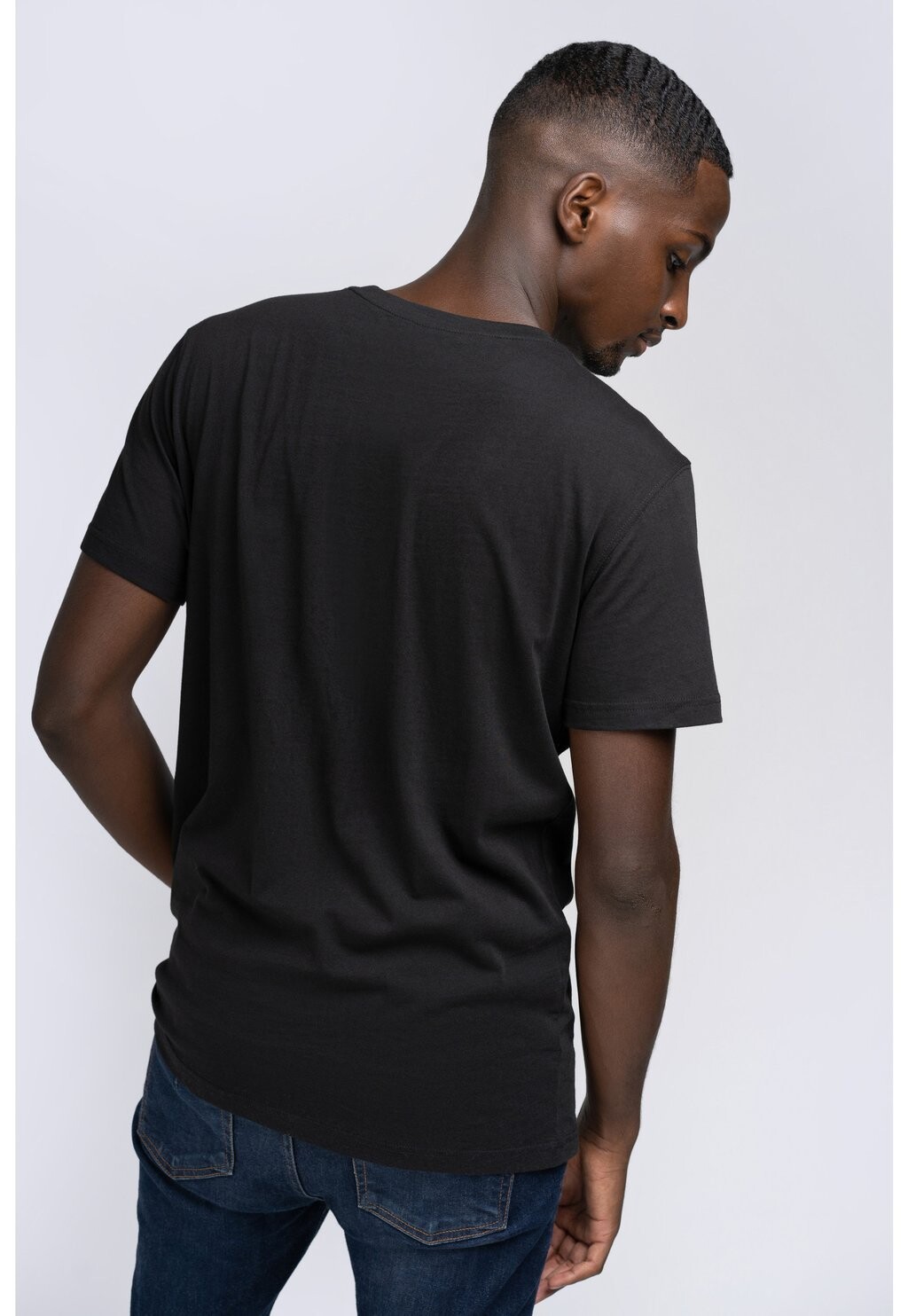 Футболка с принтом ELMDON Lonsdale, черный
Футболка с принтом ELMDON Lonsdale, черный