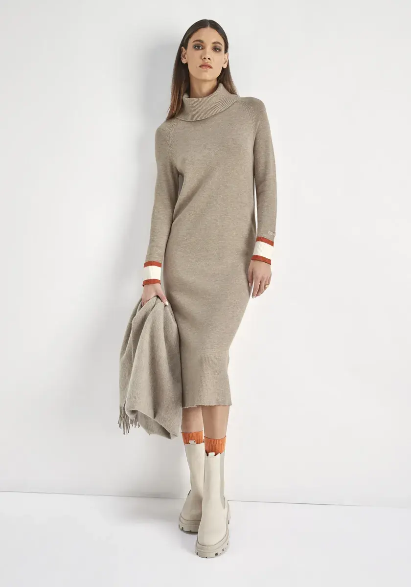 HECHTER PARIS трикотажное платье с полосками на рукавах, цвет Sand Melange
HECHTER PARIS трикотажное платье с полосками на рукавах, цвет Sand Melange