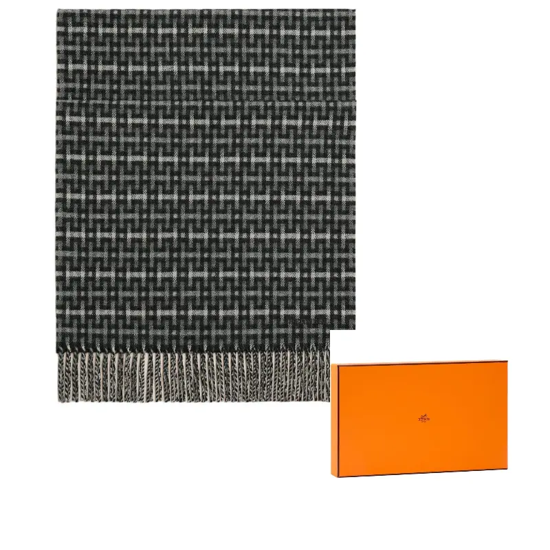 HERMES Кашемировый вязаный шарф унисекс серый, Gray
HERMES Кашемировый вязаный шарф унисекс серый, Gray