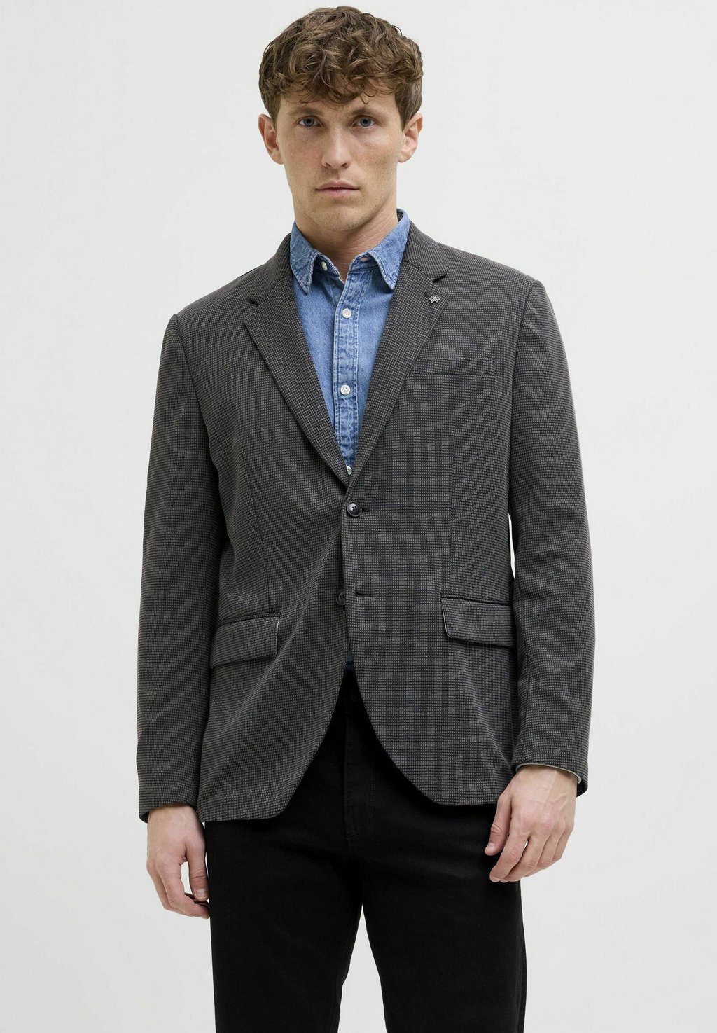 Пиджак-блейзер Jack & Jones PREMIUM, темно-серый
Пиджак-блейзер Jack & Jones PREMIUM, темно-серый