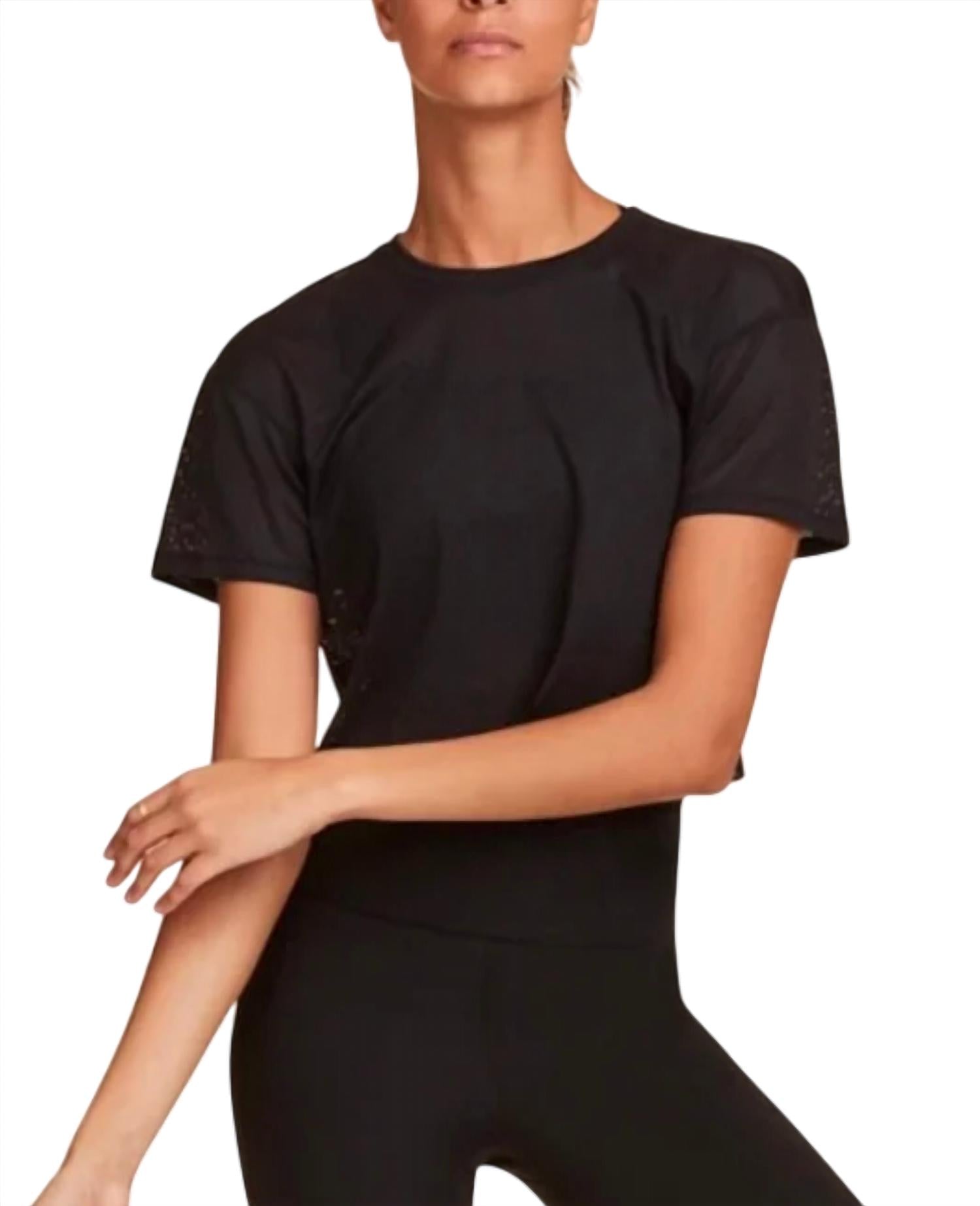 Укороченная футболка с завязками сзади черного цвета Alala
Укороченная футболка с завязками сзади черного цвета Alala