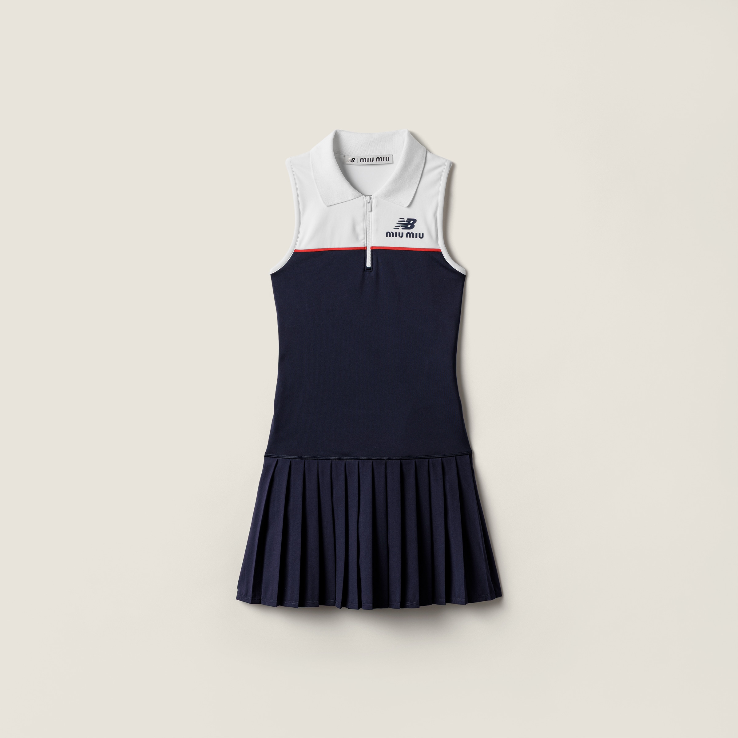 Платье из эластичного технического джерси MIU MIU, синий
Платье из эластичного технического джерси MIU MIU, синий