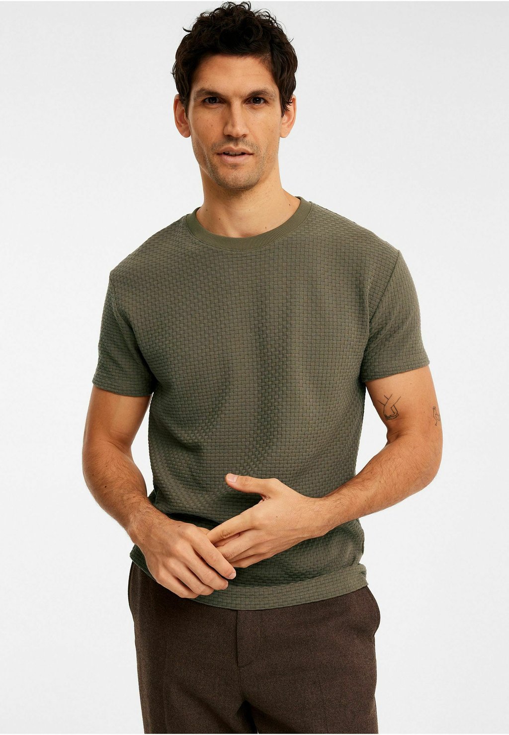 Базовая футболка STRUKTURMÖNSTER Kappahl, коричневый
Базовая футболка STRUKTURMÖNSTER Kappahl, коричневый