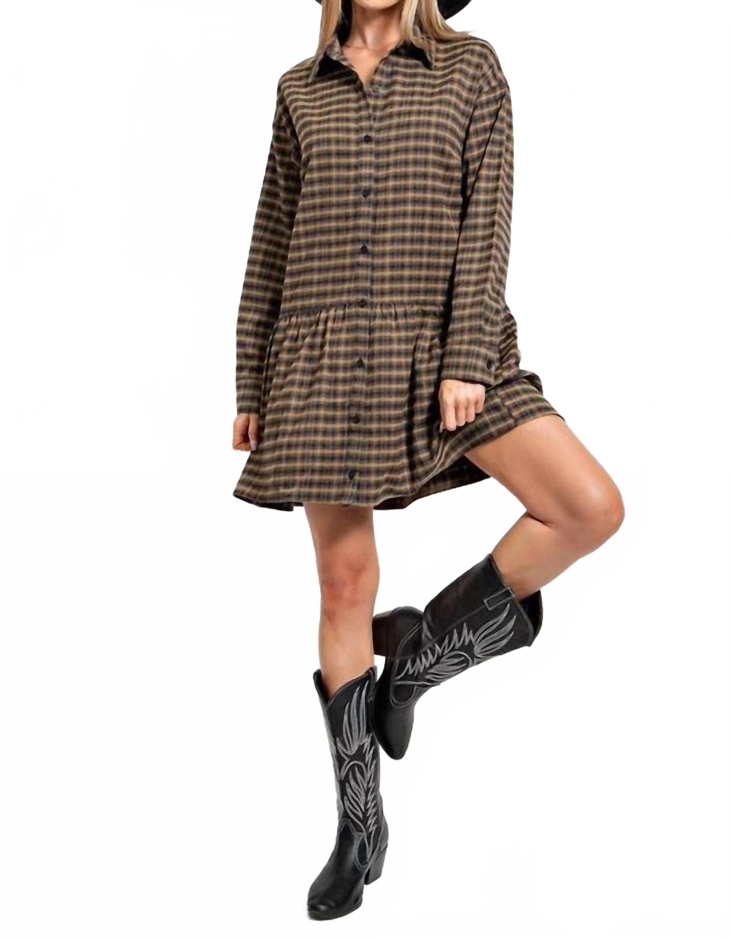 Клетчатое платье с отложным воротником и карманами в коричневом цвете KORI
Клетчатое платье с отложным воротником и карманами в коричневом цвете KORI