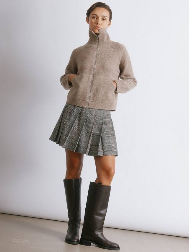 Чековая мини-юбка Albaray
Чековая мини-юбка Albaray