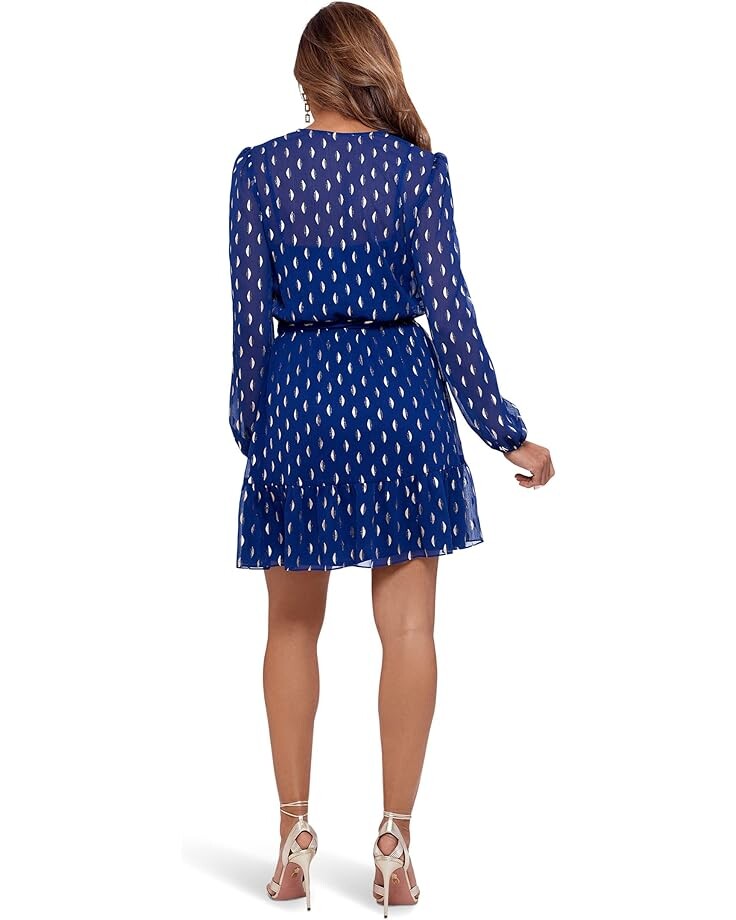 Платье Betsy & Adam Short Long Sleeve Chiffon Clip Dot w/ Tie Belt, цвет Light Navy/Gold
Платье Betsy & Adam Short Long Sleeve Chiffon Clip Dot w/ Tie Belt, цвет Light Navy/Gold