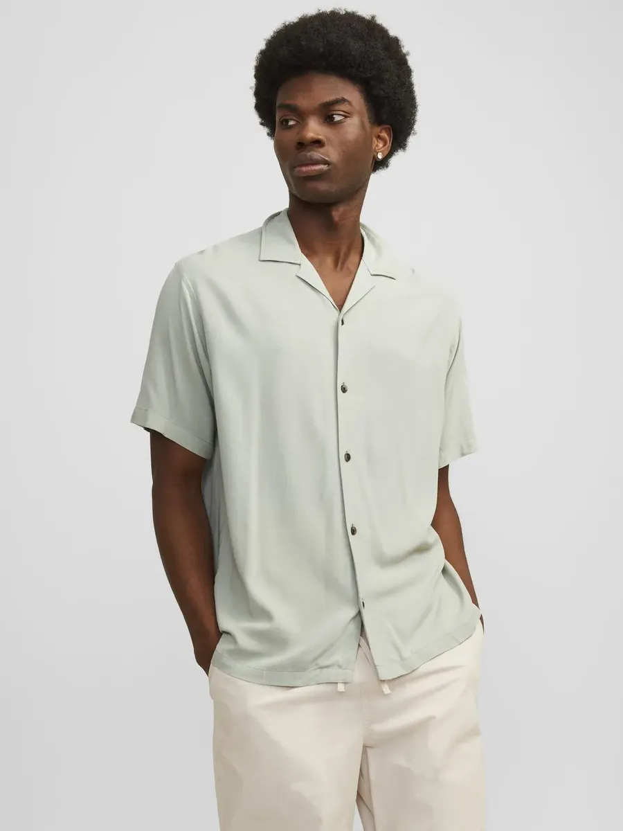 Рубашка с короткими рукавами Jack & Jones "JJEJEFF SOLID RESORT SHIRT SS SN", цвет Desert Sage
Рубашка с короткими рукавами Jack & Jones "JJEJEFF SOLID RESORT SHIRT SS SN", цвет Desert Sage