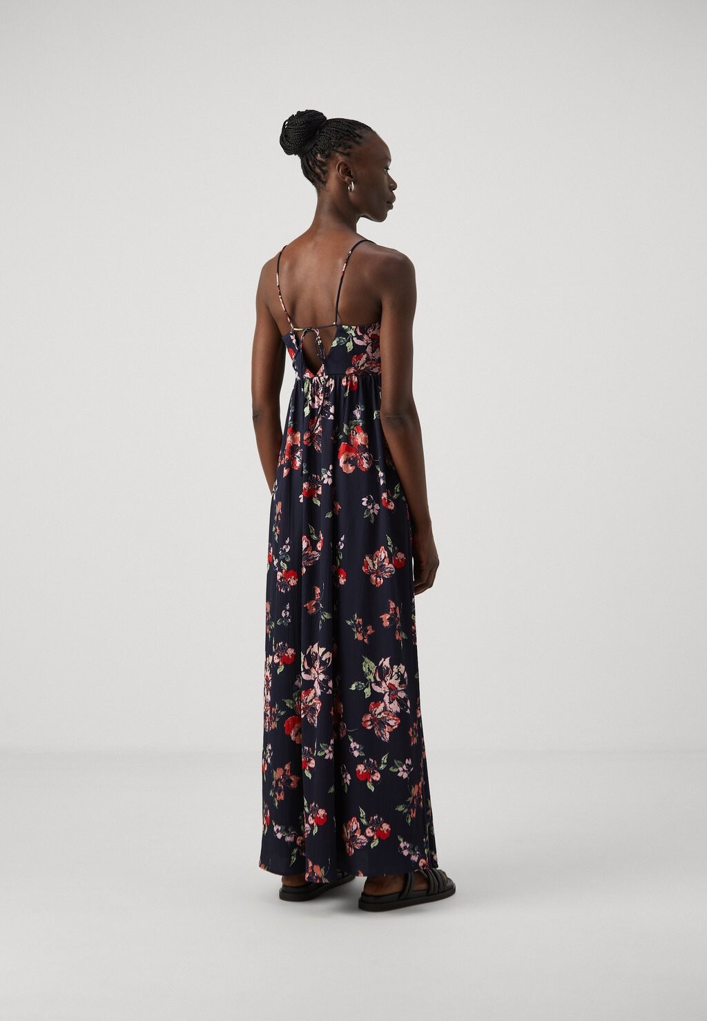 Платье макси Vmpage Singlet V Neck Dress Vero Moda, темно-синий/мэнди
Платье макси Vmpage Singlet V Neck Dress Vero Moda, темно-синий/мэнди