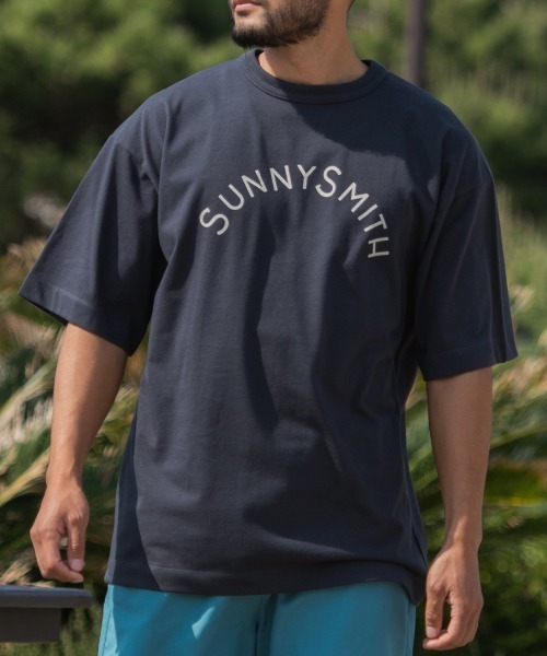 Футболка с коротким рукавом, плотная, с принтом Sunny Smith
Футболка с коротким рукавом, плотная, с принтом Sunny Smith